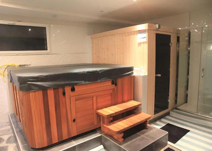 Familiale Jersey Dans Maison, Au Calme Sur Le Gr223 Barneville-Carteret